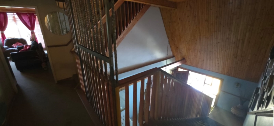 6 Bedroom Property for Sale in Wilkeville North West